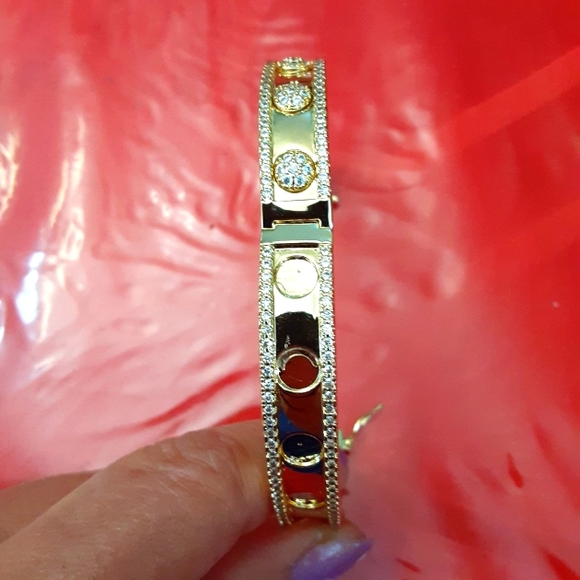 Stainless steel bangle 18kt gold plated - Picture 5 of 9